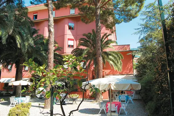 Weekendtur til Cinque Terre hotel palme- udeområde