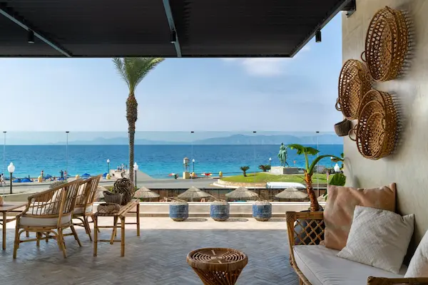 Hotel Blue Sky City Beach, Rhodos, terrasse og havudsigt