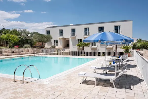 rejse til Alberobello - poolomr&aring;de