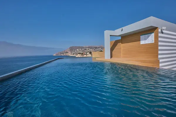 Rejse til Calpe - udend&oslash;rs poolomr&aring;de