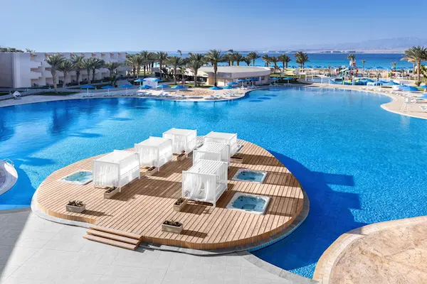 All inclusive i Sahl Hasheesh, THE V Luxury Resort, pool og havudsigt