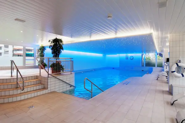Crowne Plaza Zurich By Ihg, Z&uuml;rich, pool