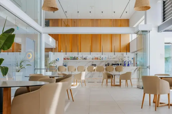 Tasia Maris Seasons Hotel, Cypern, bar