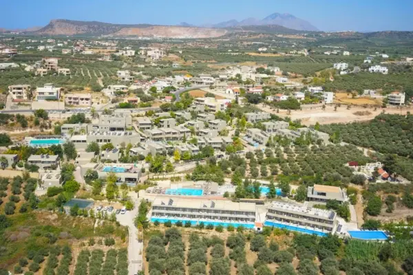 Rejse til Kreta med all inclusive - billede af hotellet og omgivelserne i fugleperspektiv