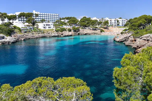 Hvor skal man bo på Mallorca? billede af Cala d’Or