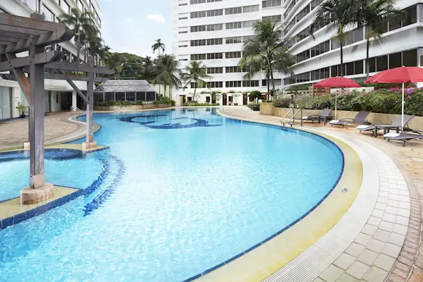 Kombirejse til Sydøstasien - Singapore og Bali Furama RiverFront, Singapore, pool