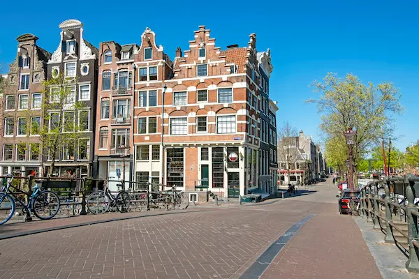 hvor skal man bo i amsterdam - rejsemagasin