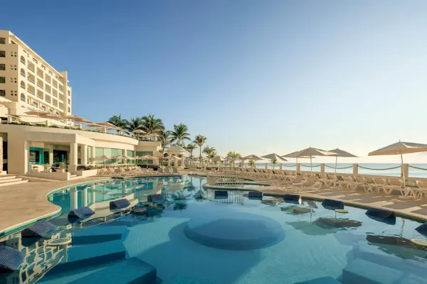 Occidental Tucanc&uacute;n, Cancun, poolomr&aring;de