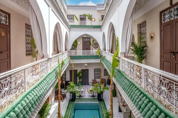 Rejse til Marrakech - billede af den indend&oslash;rs pool