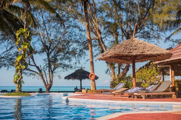 Rejse til Zanzibar - poolomr&aring;de