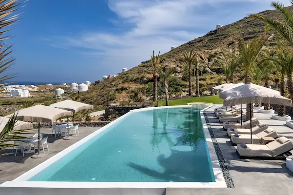 Rejse til Santorini - poolomr&aring;de