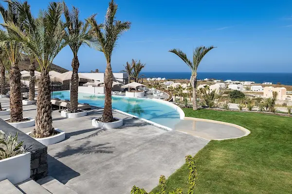 Rejse til Santorini - poolomr&aring;de