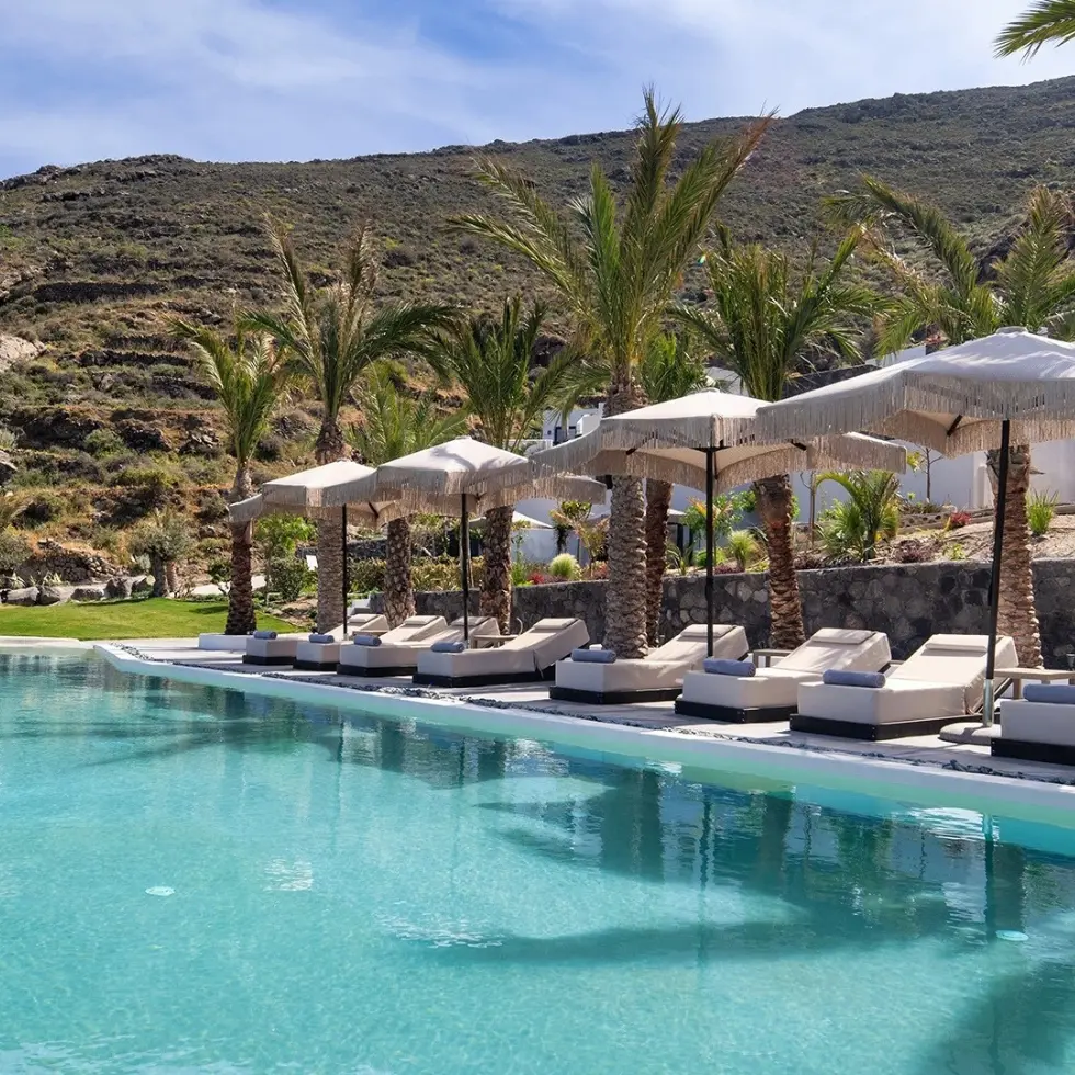 Palm-Island-Suites-Santorini-Graekenland-banner-980-x-980