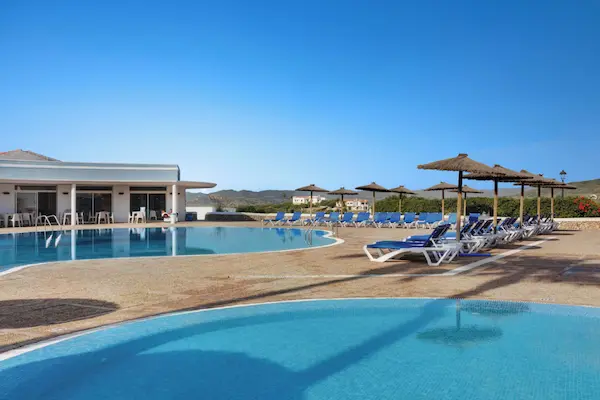 TRH Tirant Playa, rejse til Menorca, pool og udsigt