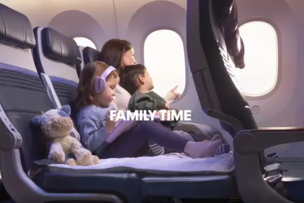 United Airlines, Relax Row (4)