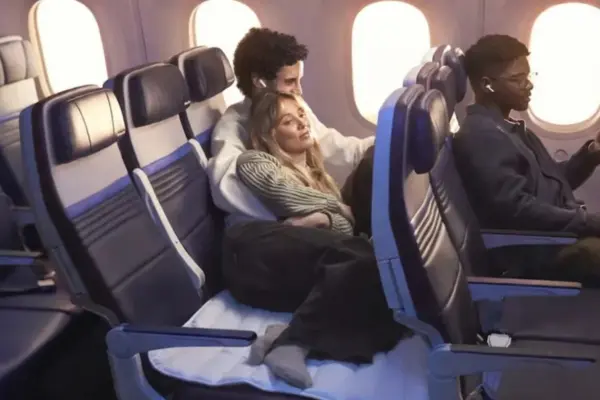 United Airlines, Relax Row (2)