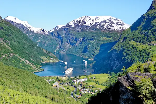Krydstogt langs Norges kyst Geirenger Fjord, krydstogt langs Norges kyst