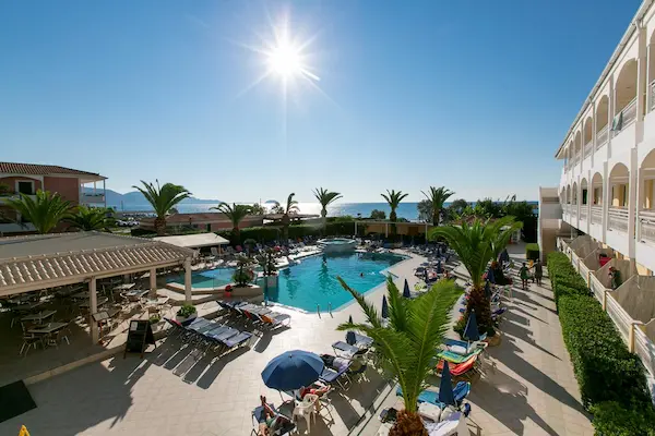All inclusive på Zakynthos Rejse til Zakynthos med all inclusive - poolområde