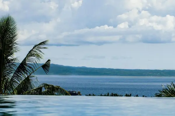 Rejse til Bali - drømmeferie i Sydøstasien Rejse til Bali - infinity-pool