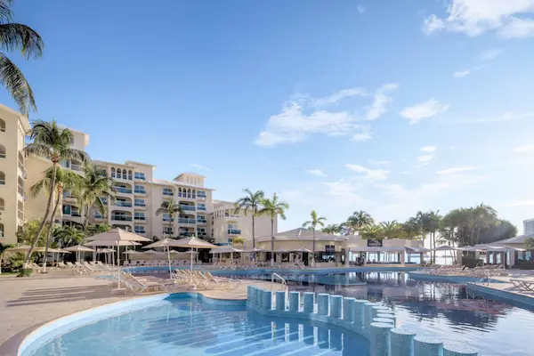 Rejse til Cancún - Mexicos caribiske strandparadis Occidental Costa Cancún, poolområde