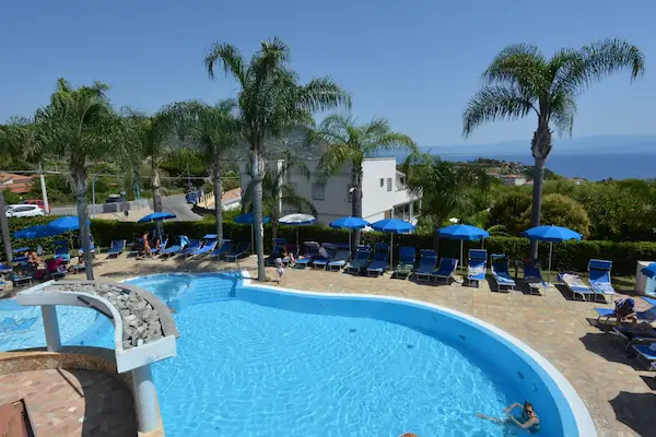 Residence Hotel La Taverna, Calabrien, pool