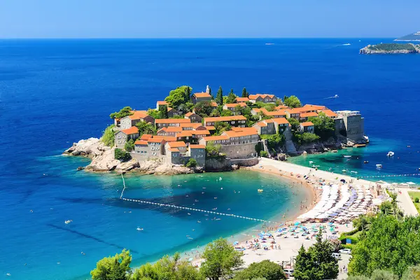 Billige fly til Montenegro Billige fly til Montenegro - Sveti Stefan island, Budva