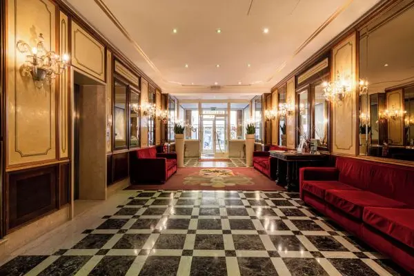 Hotel Amadeus, lobby