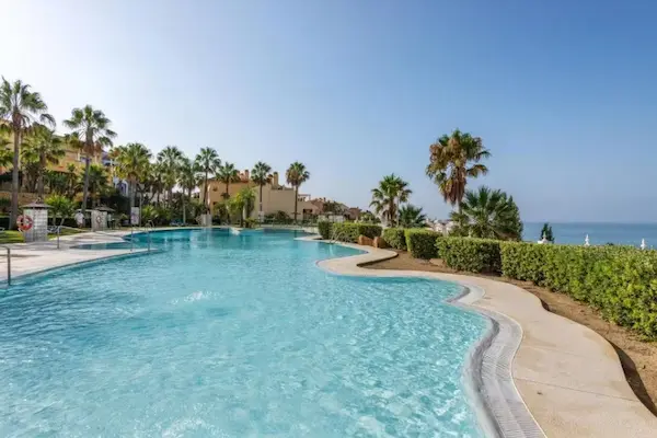 Pierre & Vacances Resort Terrazas, Costa del Sol, pool og havudsigt