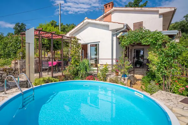 Villa More feriehus, Kroatien, pool og hus