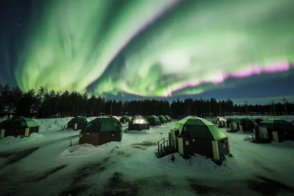 Arctic SnowHotel & Glass Igloos, Rovaniemi, glasigloer og landskab