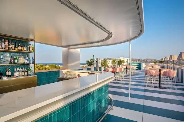 Barceló La Nucia Palms, bar på tagterrasse med udsigt