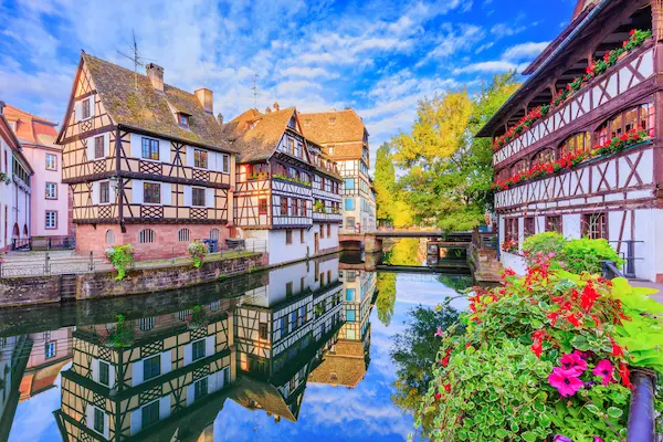 Bindingsværkhuse og kanaler i Petit France, Strasbourg, Alsace, Frankrig