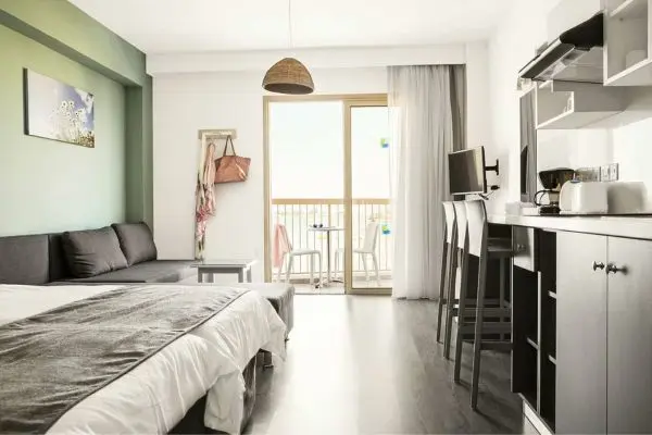 Rejse til Cypern - solrigt middelhavsparadis Rising Star Beach, værelse