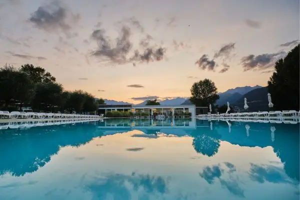 Idyllisk ferie ved Comosøen Seven Park Hotel Lake Como, pool