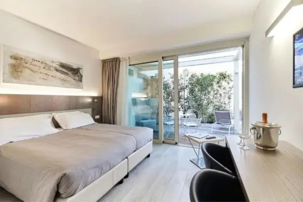 Idyllisk ferie ved Comosøen Seven Park Hotel Lake Como, værelse