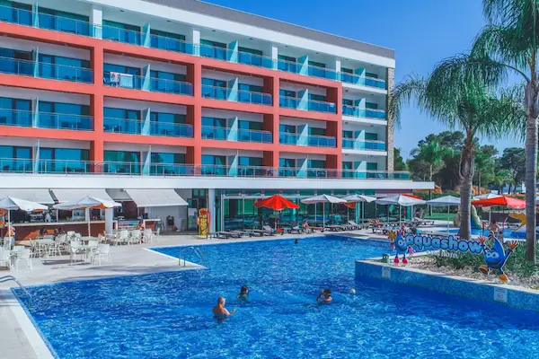 Rejse til Algarve - Portugals strandparadis Aquashow Park, Algarve, hotel pool