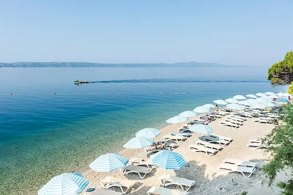 Stranden ved TUI BLUE Makarska, Kroatien