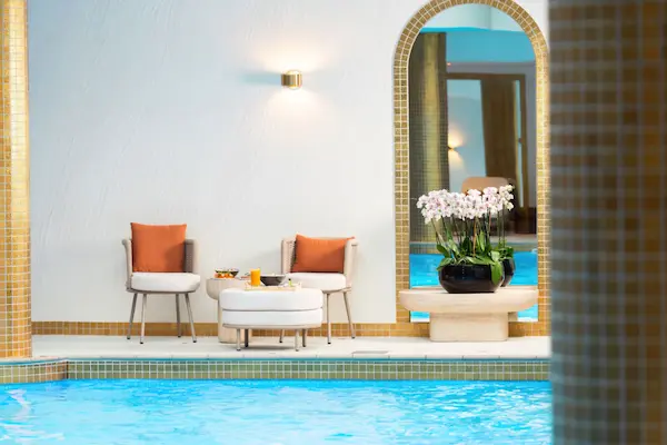 Luksushotel i Paris Waldorf Astoria Versailles - Trianon Palace, Paris, poolområde og indretning