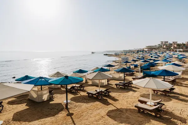 Rejse til Marsa Alam - egyptisk solferie med all inclusive Hotel Sentido Akassia Beach, Egypten, strand