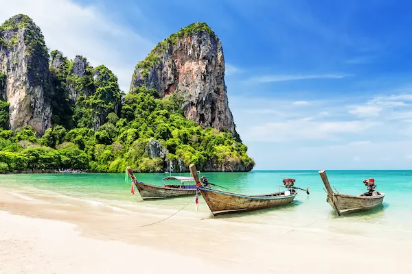 Longtail boat