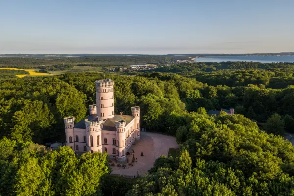 Binz-bugten: Kridtklinter, strandliv og smuk arkitektur