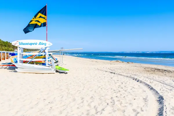 Binz-bugten: Kridtklinter, strandliv og smuk arkitektur