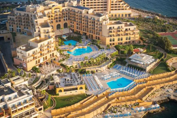 Weekendrejse til Malta Corinthia St George's Bay, luftfoto