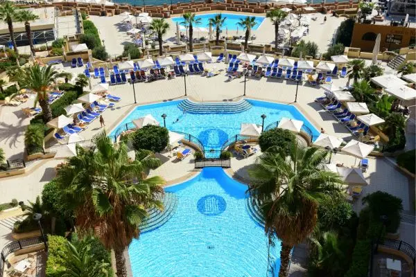 Weekendrejse til Malta Corinthia St George's Bay, pool