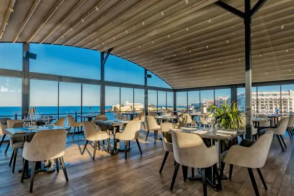 Weekendrejse til Malta Corinthia St George's Bay, restaurant med udsigt
