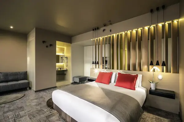 Vinsmagning i Porto Hotelværelse