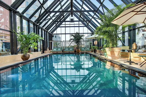 Belle Guldsmeden, Aarhus, pool og pynt