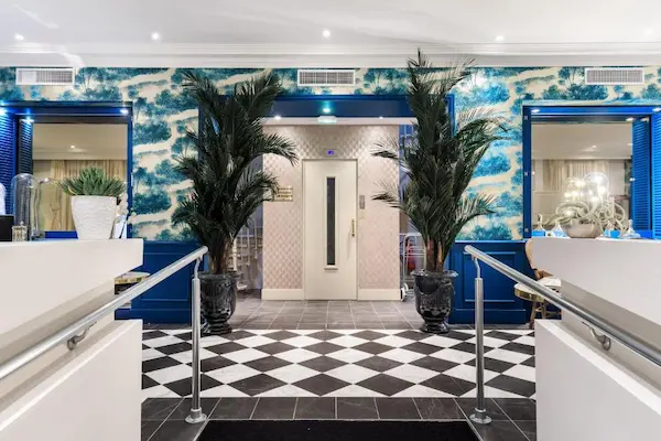 Forlænget weekend i Nice Lobby